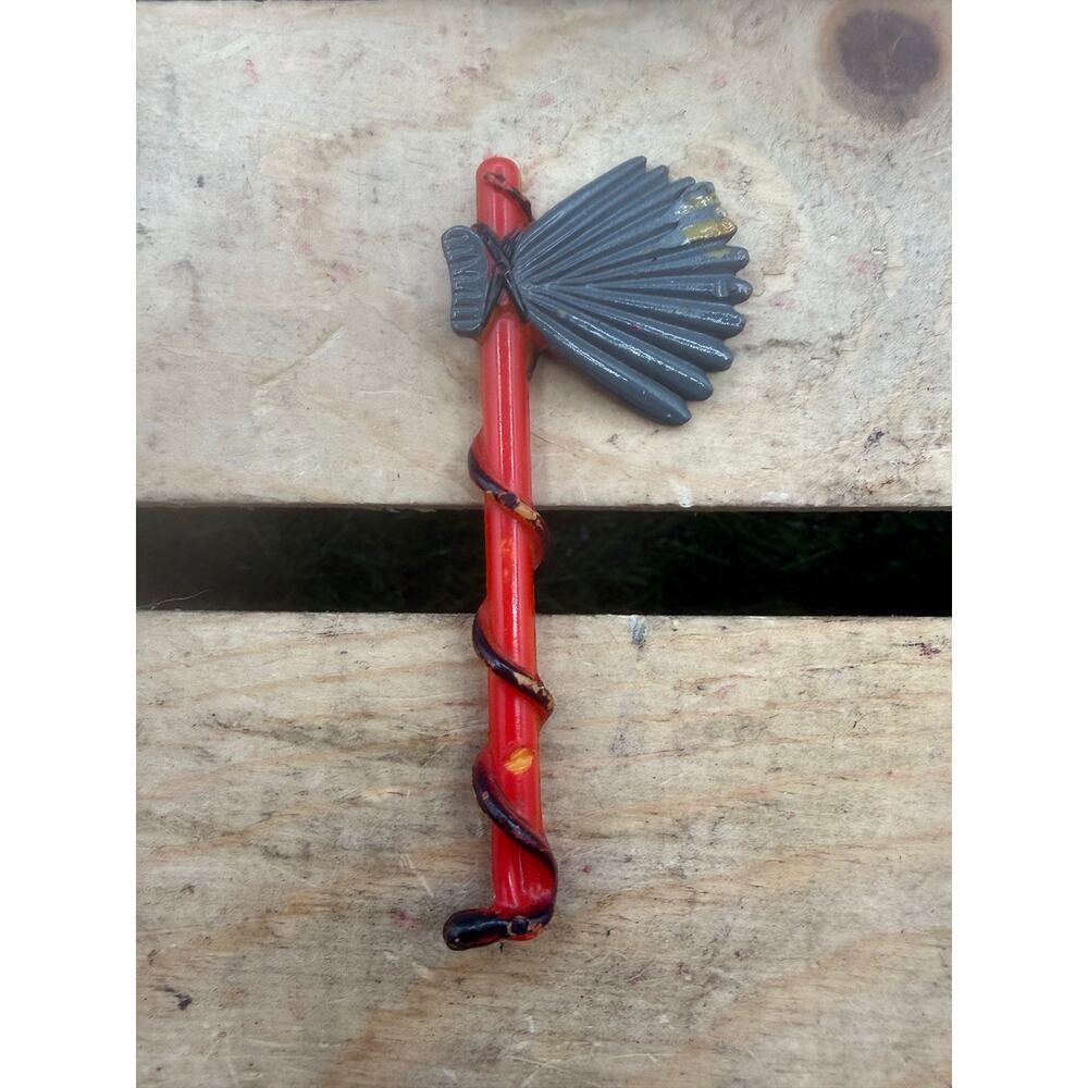 Vintage 1967 Ideal Captain Action Boy Aqualad Shell Axe Accessory Weapon - Rare